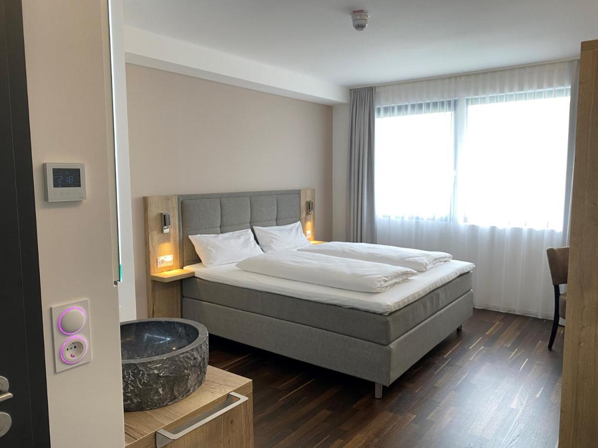 Hotel B4 Лимбург-на-Лане Стая снимка