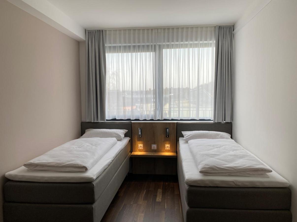 Hotel B4 Лимбург-на-Лане Стая снимка