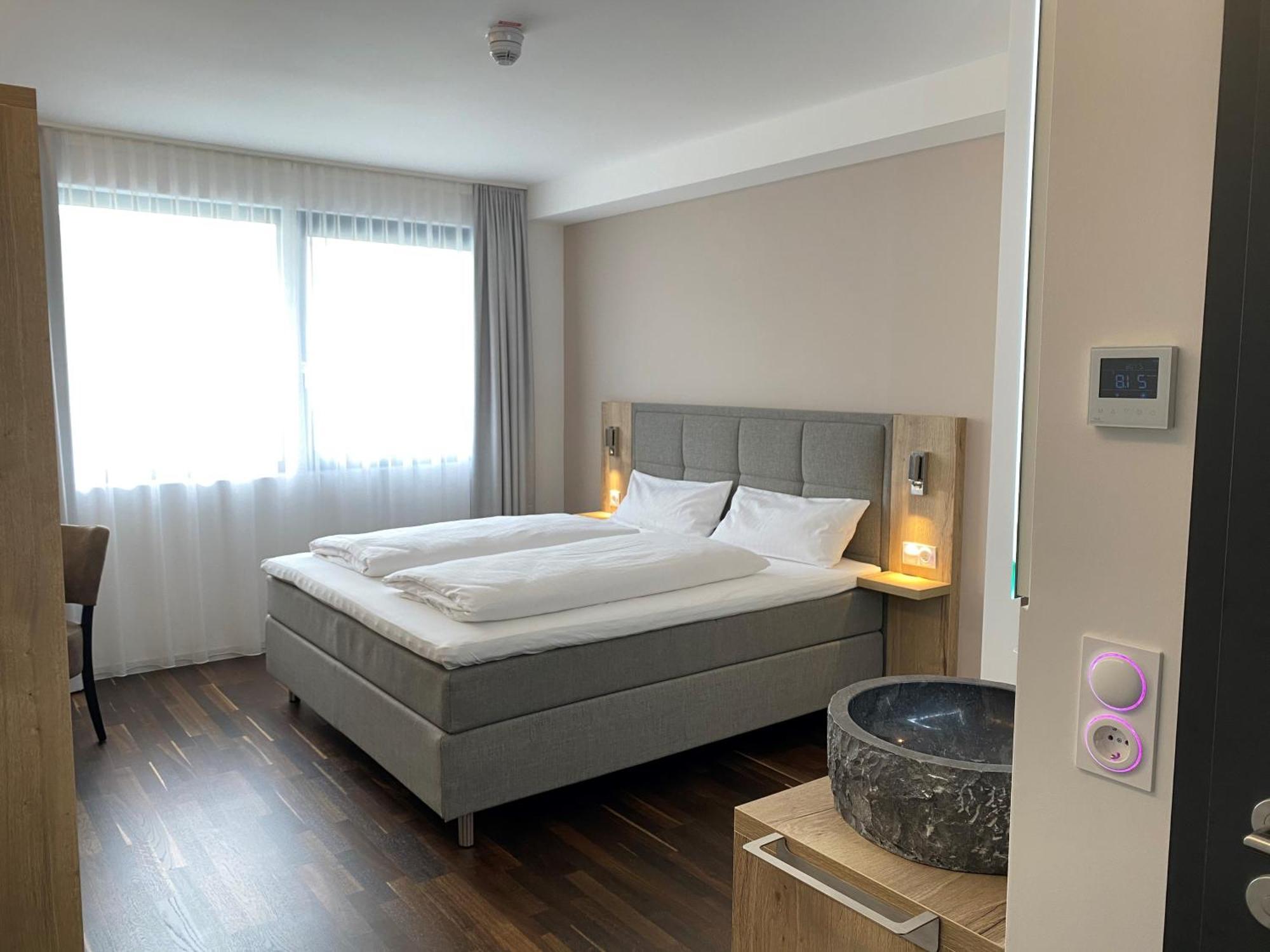 Hotel B4 Лимбург-на-Лане Стая снимка