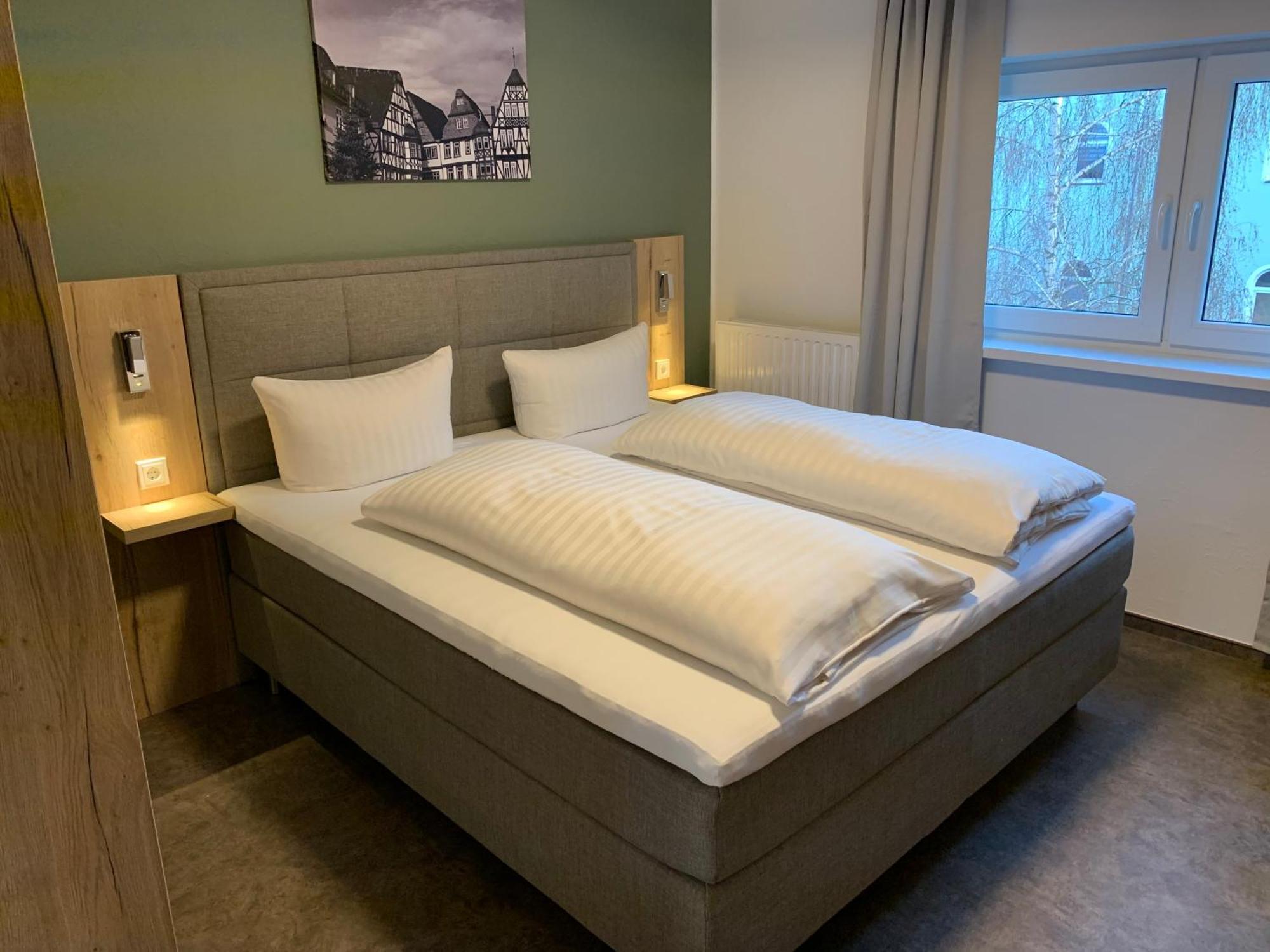 Hotel B4 Лимбург-на-Лане Стая снимка